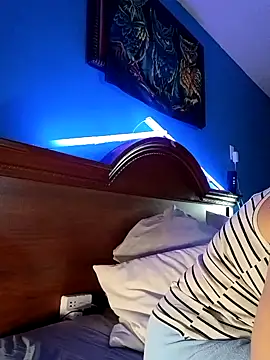 Snapshot of KITTYBOOBOOFUXX chatting on November 3, 6:29 am KITTYBOOBOOFUXX online show from November 3, 6:29 am