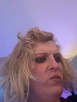 KITTYBOOBOOFUXX online show from April 16, 4:46 am