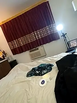 Snapshot of KITTYBOOBOOFUXX chatting on October 27, 1:39 am KITTYBOOBOOFUXX online show from October 27, 1:39 am