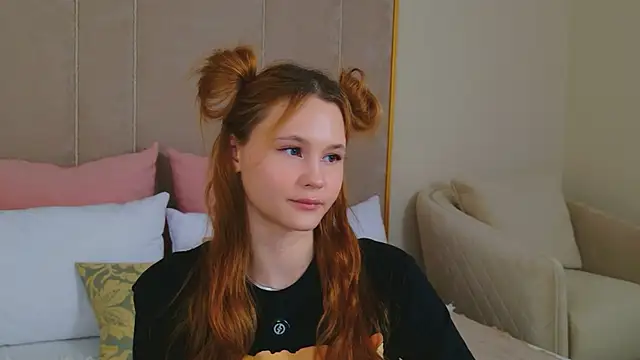 AmeliRoyse online show from April 15, 7:58 pm