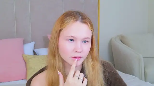 AmeliRoyse online show from May 15, 5:11 pm