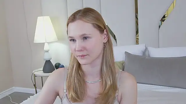 AmeliRoyse online show from April 23, 5:14 pm