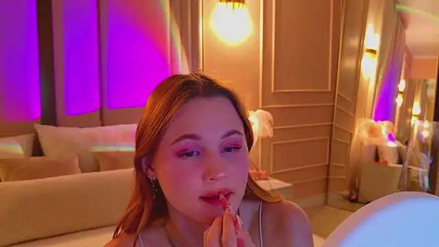 AmeliRoyse online show from March 19, 5:13 pm