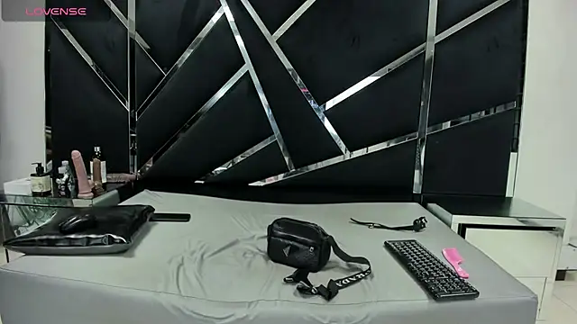 Oriana69  online show from September 17, 3:03 pm