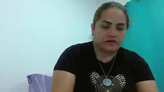 Milena Foox online show from November 30, 8:20 pm