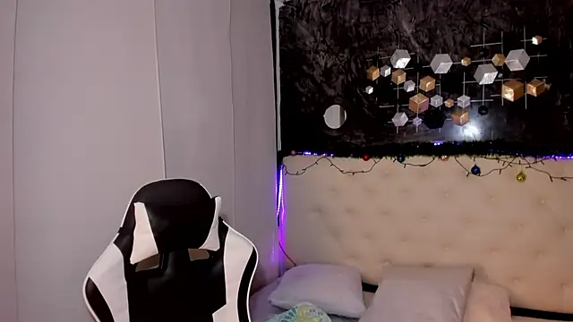  Lilly miller online show from January 8, 4:40 am