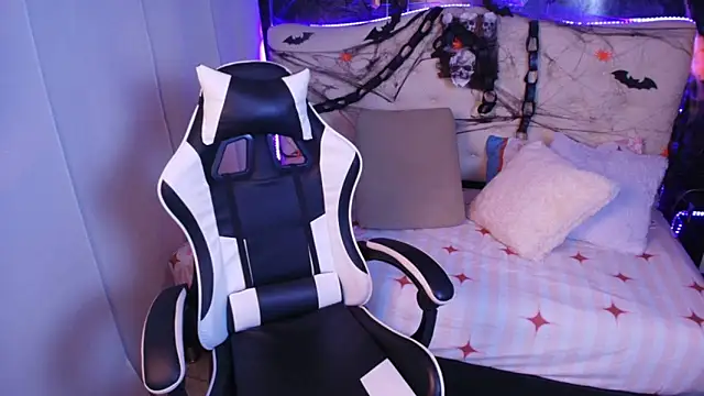  Lilly miller online show from October 31, 10:23 am