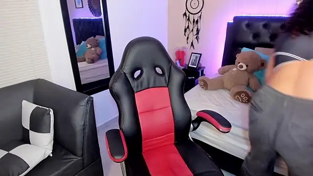  Lilly miller online show from April 6, 3:02 am