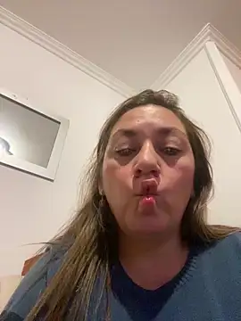 Snapshot of Luna-nevada chatting on February 27, 1:39 am Luna-nevada online show from February 27, 1:39 am