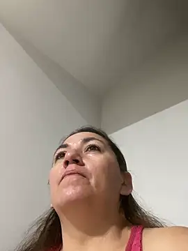 Snapshot of Luna-nevada chatting on June 18, 10:48 pm Luna-nevada online show from June 18, 10:48 pm