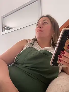 Snapshot of Luna-nevada chatting on January 31, 8:51 pm Luna-nevada online show from January 31, 8:51 pm