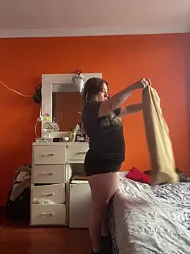 Snapshot of Luna-nevada chatting on February 22, 2:19 pm Luna-nevada online show from February 22, 2:19 pm