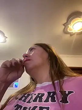 Snapshot of Luna-nevada chatting on February 5, 2:51 am Luna-nevada online show from February 5, 2:51 am