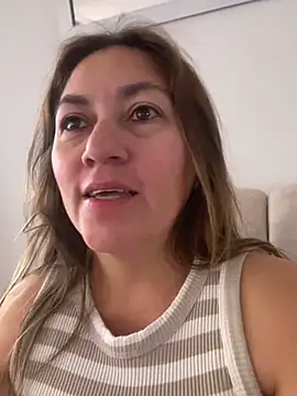 Snapshot of Luna-nevada chatting on February 16, 4:38 pm Luna-nevada online show from February 16, 4:38 pm