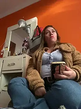 Snapshot of Luna-nevada chatting on February 18, 10:28 pm Luna-nevada online show from February 18, 10:28 pm