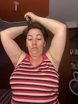 Snapshot of Luna-nevada chatting on February 2, 10:25 am Luna-nevada online show from February 2, 10:25 am