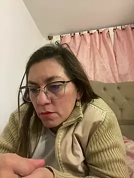 Snapshot of Luna-nevada chatting on June 11, 2:53 am Luna-nevada online show from June 11, 2:53 am
