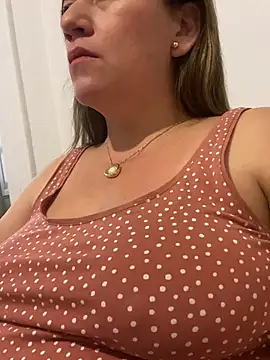 Snapshot of Luna-nevada chatting on February 12, 10:31 pm Luna-nevada online show from February 12, 10:31 pm