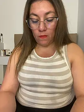 Snapshot of Luna-nevada chatting on July 3, 4:46 pm Luna-nevada online show from July 3, 4:46 pm
