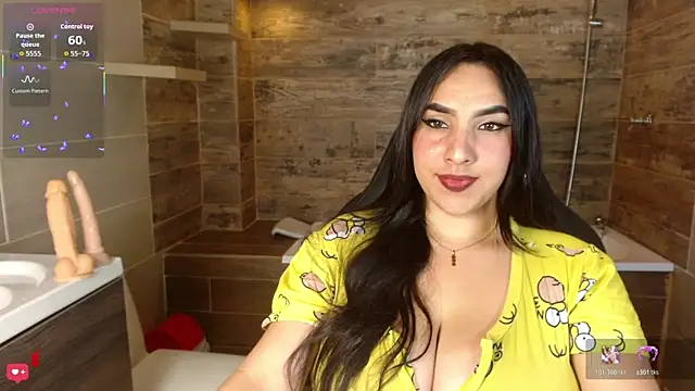 Snapshot of Sophie_Grays_ chatting on May 18, 3:39 pm Sophie Grays online show from May 18, 3:39 pm