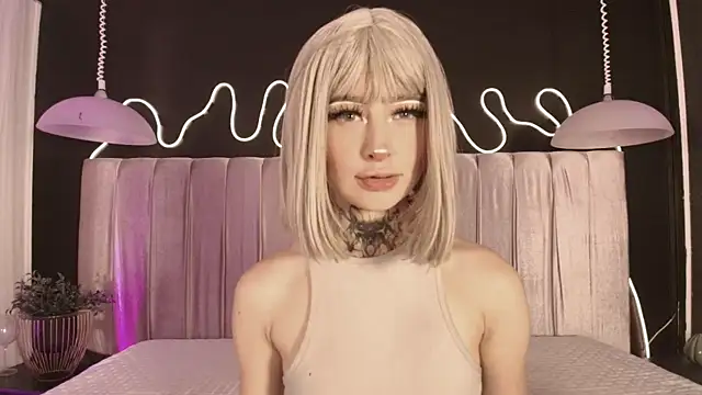 Zhally Dee online show from February 17, 7:33 pm