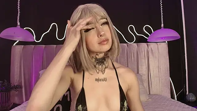 Zhally Dee online show from February 12, 7:46 pm