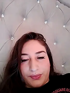 Snapshot of KARINA_FLOWER_ chatting on October 15, 7:11 pm KARINA FLOWER online show from October 15, 7:11 pm
