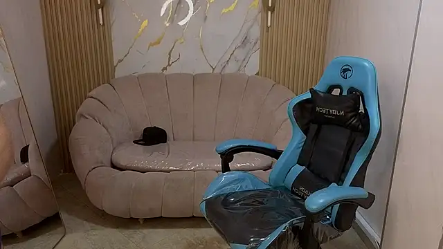 Snapshot of _wendy_b chatting on October 31, 3:03 am wendy b online show from October 31, 3:03 am