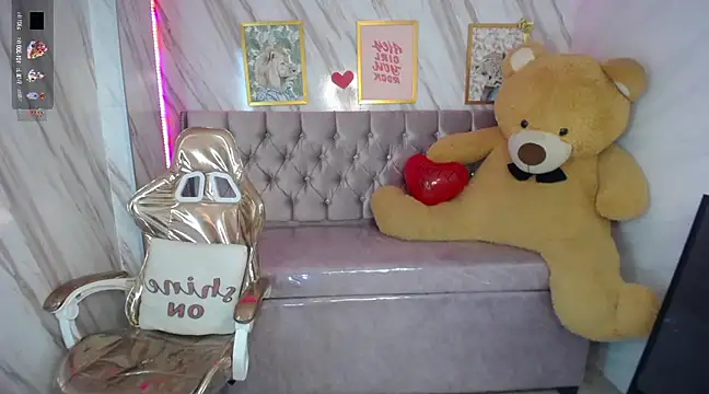Snapshot of _wendy_b chatting on March 12, 2:09 am  wendy b online show from March 12, 2:09 am