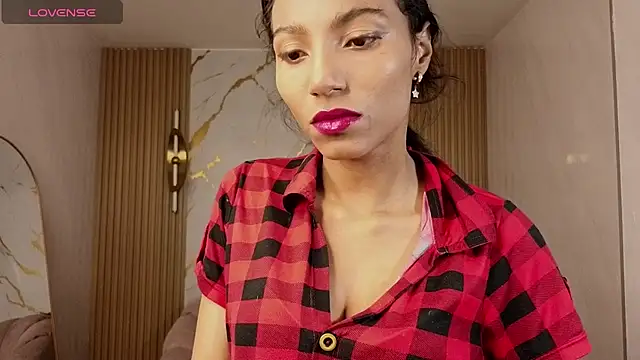 Snapshot of _wendy_b chatting on November 7, 3:11 am wendy b online show from November 7, 3:11 am