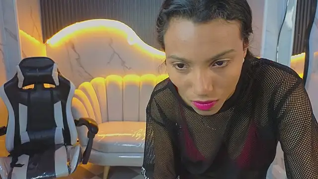 Snapshot of _wendy_b chatting on November 8, 8:23 pm wendy b online show from November 8, 8:23 pm