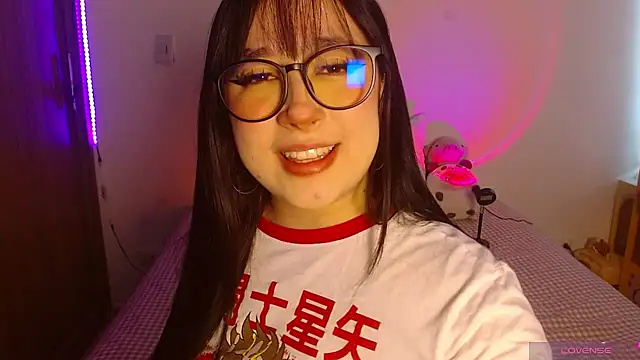 Oliviargf online show from June 19, 1:17 pm