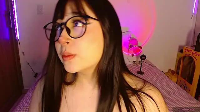 Oliviargf online show from April 14, 12:37 am