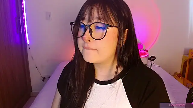 Oliviargf online show from May 29, 1:17 pm