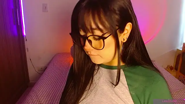 Oliviargf online show from June 13, 2:04 pm