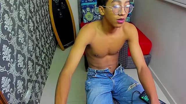 Snapshot of Danny_Twink20 chatting on March 16, 5:47 am Danny Twink20 online show from March 16, 5:47 am
