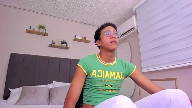 Snapshot of Danny_Twink20 chatting on March 18, 9:32 pm Danny Twink20 online show from March 18, 9:32 pm