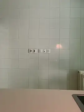 Hannah Kiim online show from April 3, 11:27 am