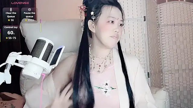 Cocobee online show from October 19, 4:21 pm