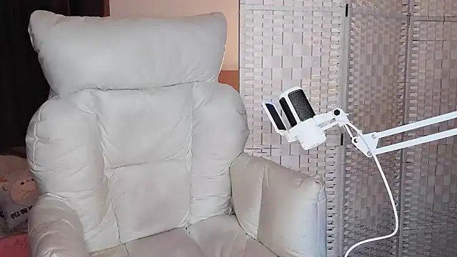 Cocobee online show from November 13, 4:00 pm