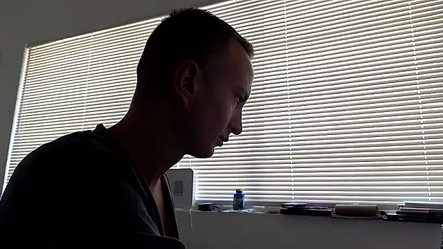 Snapshot of TheDaddy005 chatting on May 15, 4:38 pm TheDaddy005 online show from May 15, 4:38 pm