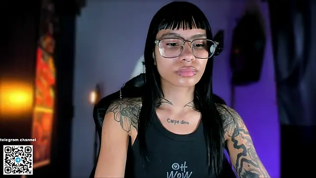 sofiafenty online show from December 18, 8:01 pm