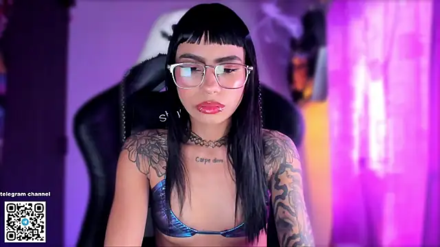 sofiafenty online show from January 14, 4:43 pm