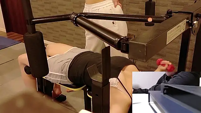 Snapshot of Stretch-man chatting on November 12, 8:07 am Stretch-man online show from November 12, 8:07 am