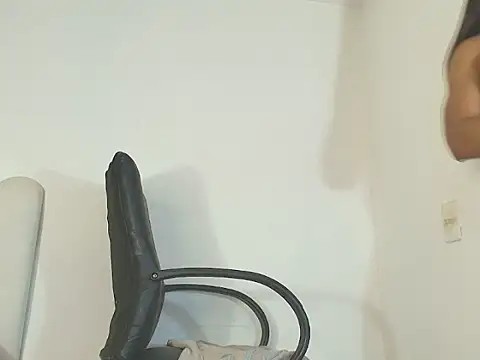 Snapshot of Keeitlin chatting on November 13, 12:14 am Keeitlin online show from November 13, 12:14 am