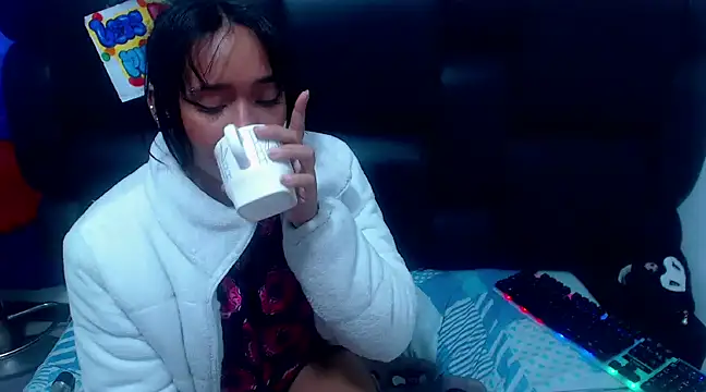 XxxReinaSexyBodyxxX777 online show from March 11, 4:18 pm