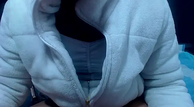 XxxReinaSexyBodyxxX777 online show from March 12, 4:13 pm