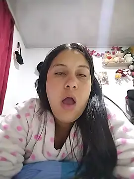 Snapshot of esmeralda_jadees chatting on June 17, 11:31 am esmeralda jadees online show from June 17, 11:31 am