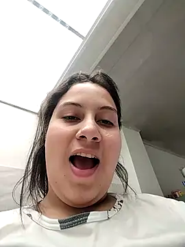 esmeralda jadees online show from February 22, 5:47 pm