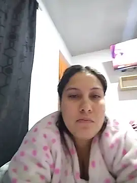 esmeralda jadees online show from May 31, 6:09 pm
